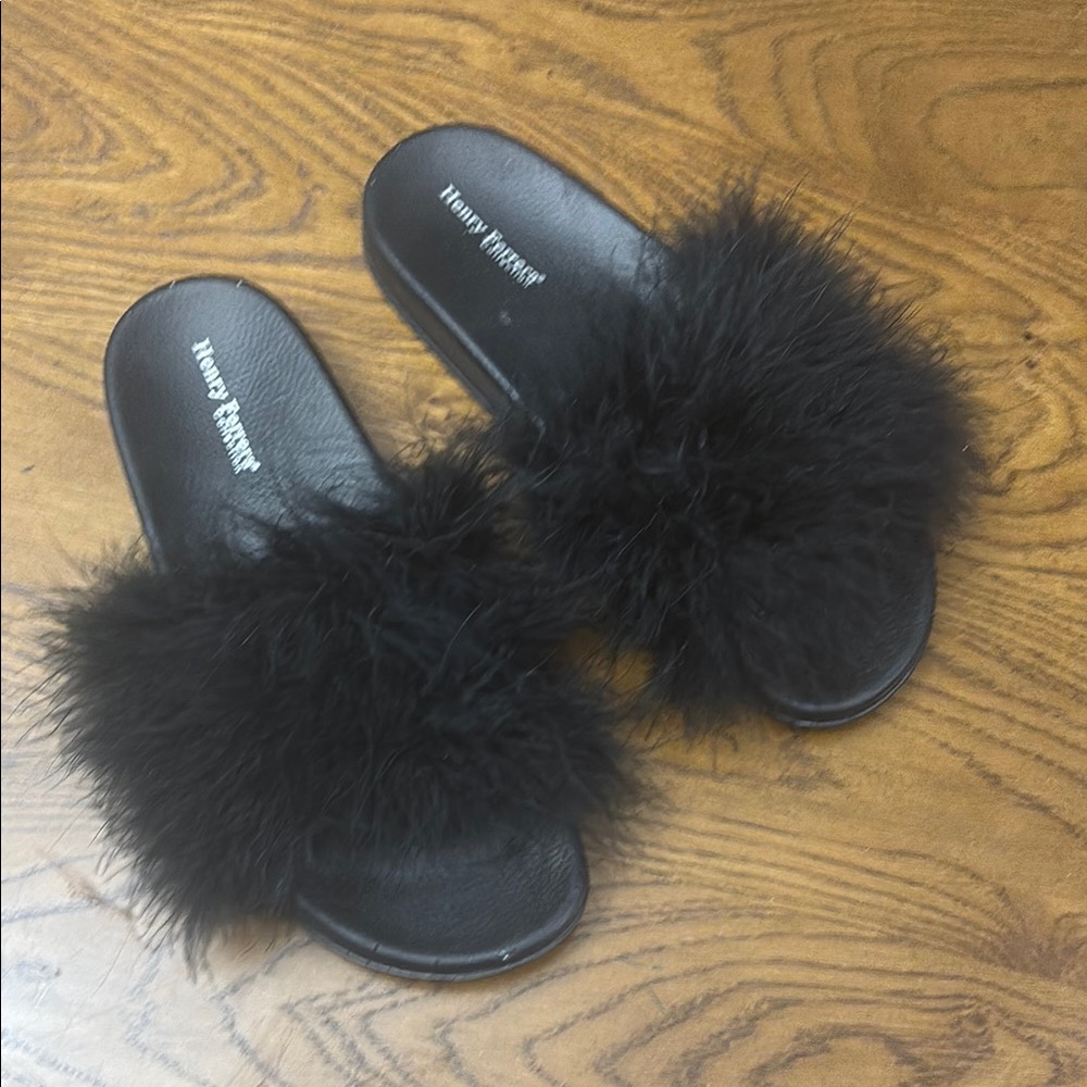 HENRY FERRERA Collection Furry Slides